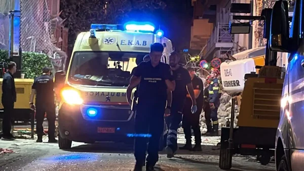 Έκρηξη στην Πλάκα: Νεκρή ανασύρθηκε γυναίκα από τα ερείπια του κτιρίου - Αγωνία για ακόμη πέντε άτομα που αγνοούνται