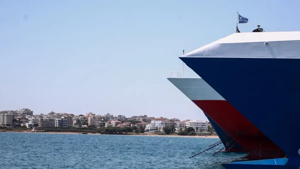 Λιμάνι Ραφήνας: Το πλοίο «Super Express» χτύπησε ελαφρά στον προβλήτα – Σώοι οι 627 επιβάτες