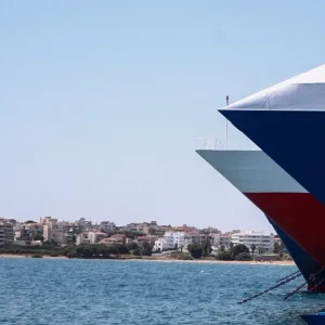 Λιμάνι Ραφήνας: Το πλοίο «Super Express» χτύπησε ελαφρά στον προβλήτα – Σώοι οι 627 επιβάτες