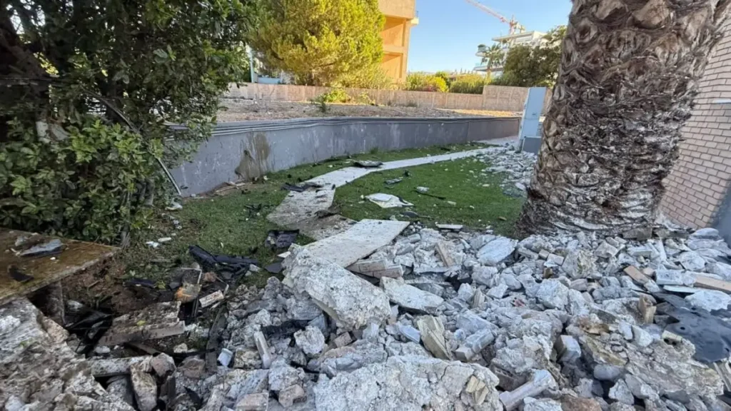 Τροχαίο στην Ποσειδώνος με τους 3 νεκρούς: «Ακούστηκε φρενάρισμα και ένα μπαμ – Η μηχανή του οχήματος είχε αποκολληθεί και καιγόταν»