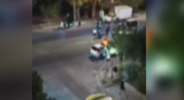 Κινηματογραφική καταδίωξη και άγριο ξύλο μεταξύ οδηγών στον Κορυδαλλό: 1 τραυματίας και 5 προσαγωγές (ΒΙΝΤΕΟ)
