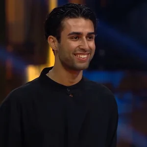 GNTM 7: «Ήρθαμε από την Τουρκία με τα πόδια» – Η ιστορία του Σαγιάν που έφυγε στα 13 του από το Ιράν με τη μητέρα του