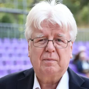 Γιώργος Σιακαντάρης: Σάλος με την αναφορά του για κυβερνήσεις συνεργασίας – «Καμία προτροπή σε ΕΛΑΣ και ΠΑΣΟΚ»