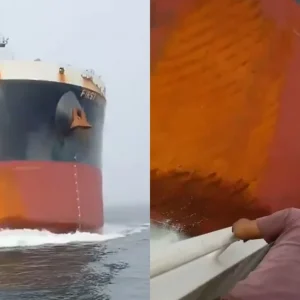 Σοκαριστικό βίντεο: Φορτηγό πλοίο πέφτει πάνω σε αλιευτικό - Η στιγμή της σύγκρουσης