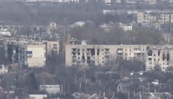 Κόλαση επί γης στην Ολέσκι: Οι τελευταίοι κάτοικοι τρώνε αγριόχορτα για να επιβιώσουν υπό τη ρωσική κατοχή, βίντεο