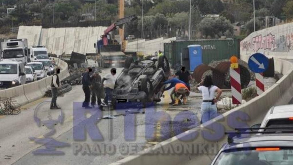 Θεσσαλονίκη: ΙΧ έπεσε σε εργοτάξιο του Flyover στον Περιφερειακό - Δείτε βίντεο