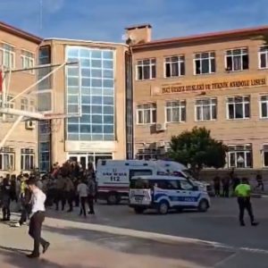 Τουρκία: Ένοπλη επίθεση έξω από λύκειο στη Μανίσα, τραυματίες μαθητές, αναζητείται ο δράστης