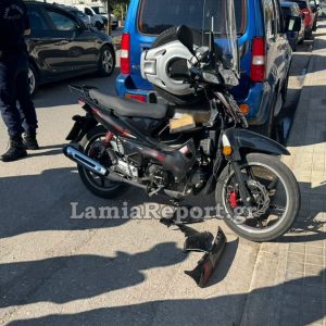 Λαμία: Τροχαίο με ντελιβερά το πρωί στην οδό Κύπρου - Δείτε εικόνες