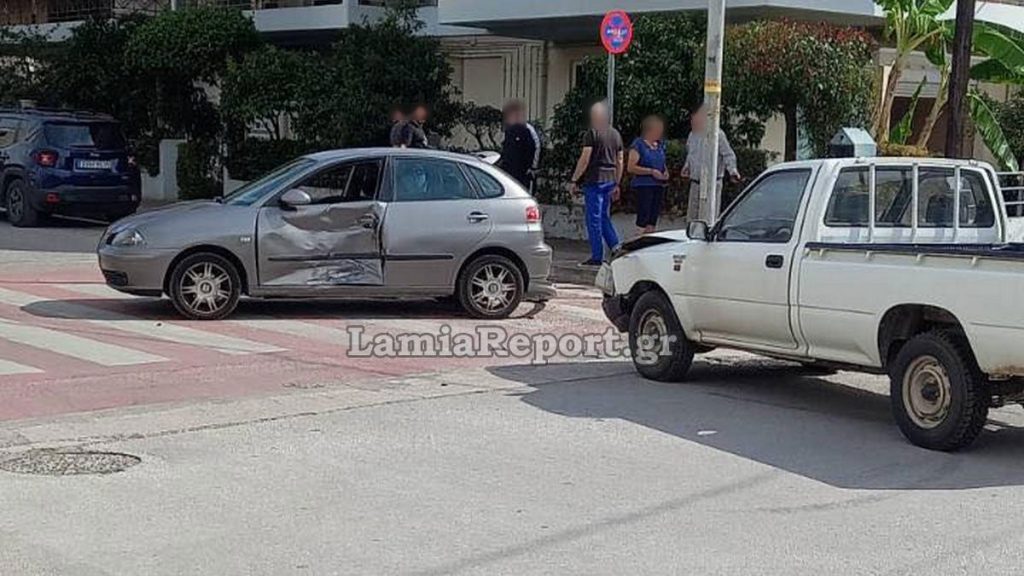 Λαμία: Ακόμη ένα τροχαίο σε γνωστή διασταύρωση της πόλης (ΦΩΤΟ)