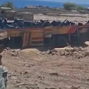 Αίγυπτος: «Άμορφη μάζα» το ένα από τα δύο λεωφορεία μετά τη σύγκρουση στο Σινά – Στους 21 έφτασαν οι νεκροί, 28 τραυματίες