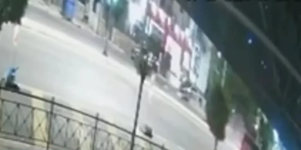 Έκανε αναστροφή η μοτοσικλέτα με τις δύο κοπέλες -Νέες πληροφορίες για το τροχαίο με τους τρεις νεκρούς στη Λ. Αλεξάνδρας