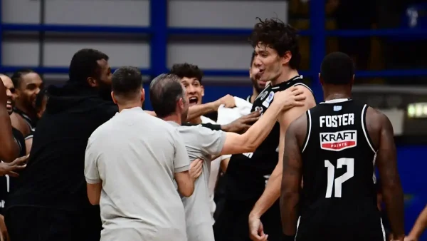 Παναθηναϊκός – ΠΑΟΚ 82-84: Ο Όσμαν «σκότωσε» το «τριφύλλι» με buzzer beater τρίποντο και έστειλε το δικέφαλο στον τελικό του Super Cup