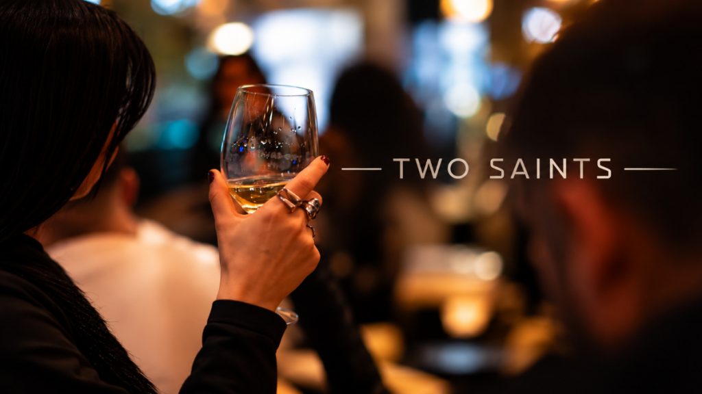 Λαμία: Sunday afternoons are back - Το Two Saints βάζει και φέτος τις Κυριακές σε party mood!
