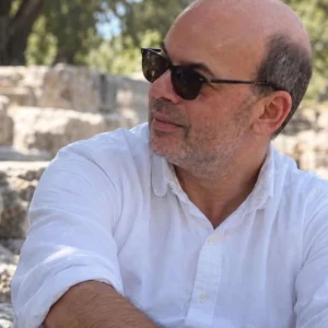 Πέθανε σε ηλικία 58 ετών ο αρχαιολόγος Γιάννης Λώλος
