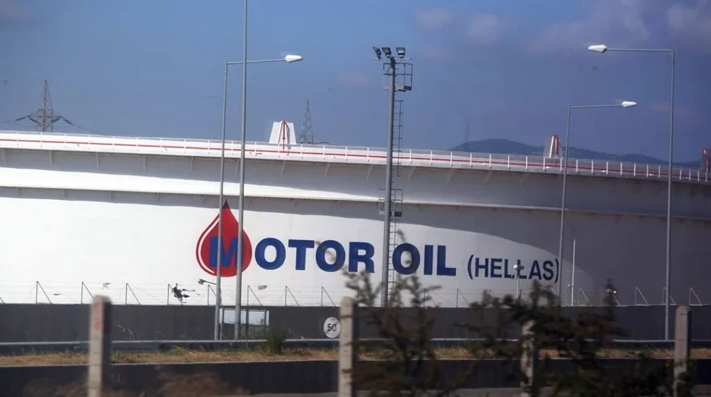 Έκρηξη στις εγκαταστάσεις της Motor Oil στους Αγίους Θεοδώρους, δύο σοβαρά τραυματίες