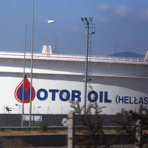 Έκρηξη στις εγκαταστάσεις της Motor Oil στους Αγίους Θεοδώρους, δύο σοβαρά τραυματίες
