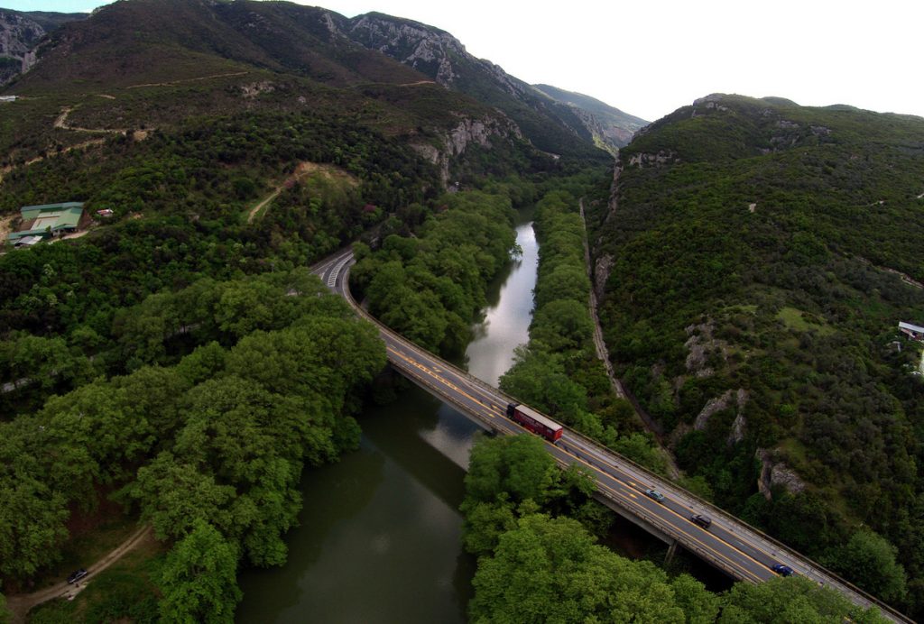Κλείνει για δύο ημέρες η Κοιλάδα των Τεμπών: Ποιες ώρες θα διακοπεί η κυκλοφορία και από πού θα περνούν τα οχήματα