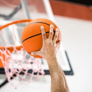 Βρέθηκαν 820.000 ευρώ σε σπίτι διαιτητή που κατηγορείται για στημένους αγώνες στο μπάσκετ