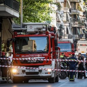 Έκρηξη στον Κολωνό με «άρωμα» τρομοκρατίας – 4 τραυματίες, δύο αστυνομικοί και δύο πολίτες