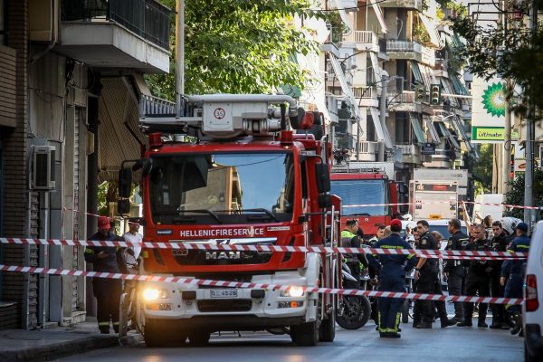 Έκρηξη στον Κολωνό με «άρωμα» τρομοκρατίας – 4 τραυματίες, δύο αστυνομικοί και δύο πολίτες