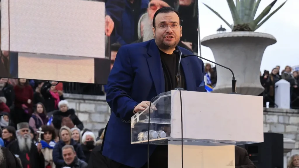 Φίλιππος Καμπούρης: Από «βασιλιάς» της trash TV και πρόεδρος του ΛΑΟΣ... στην απάτη των 5 εκατ. ευρώ με 25 εταιρείες στον ΕΦΚΑ