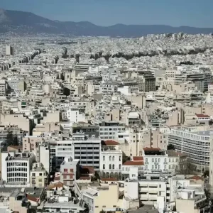 «Φρενάρει» το Airbnb: Επιβραδύνονται οι καταχωρήσεις, 4.450 λιγότερες σε δύο χρόνια – Τα μέτρα που περιόρισαν την αγορά