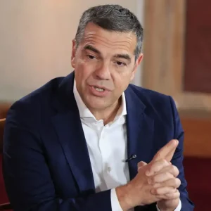 Αλέξης Τσίπρας: «Φωνάζει ο κλέφτης», η κινηματογραφική πρόταση Τσίπρα για Μητσοτάκη
