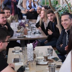 Τσίπρας: Το "καρφί" για τον Γεωργιάδη - "Να αρχίσω κι εγώ να χοροπηδάω και να φωνάζω και α και ου;"