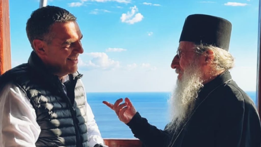 Στο Βατοπαίδι του Αγίου Όρους ο Αλέξης Τσίπρας - Η υποδοχή από τον Γέροντα Εφραίμ