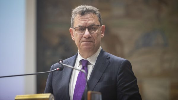 Φλόριντα: Αγωγή σε βάρος της Pfizer και του Μπουρλά για το εμβόλιο κατά του κορονοϊού
