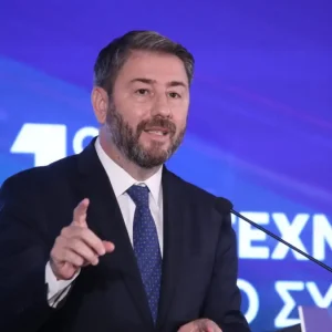 Νίκος Ανδρουλάκης: Καμιά συνεργασία με τη ΝΔ – Έχει εκτεθεί πολιτικά η κυβέρνηση με την αποπομπή Γκιλφόιλ