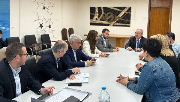 Ευρεία σύσκεψη για την αντιμετώπιση των διαβρώσεων στην Αυλίδα υπό τον Αν. Υπουργό Εθνικής Οικονομίας & Οικονομικών Νίκο Παπαθανάση