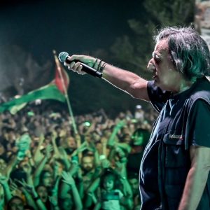 Ο Βασίλης Παπακωνσταντίνου πήρε εξιτήριο μετά την νοσηλεία στο «Ερρίκος Ντυνάν» – Διαψεύδει το περιβάλλον του για «σοβαρό πρόβλημα υγείας»