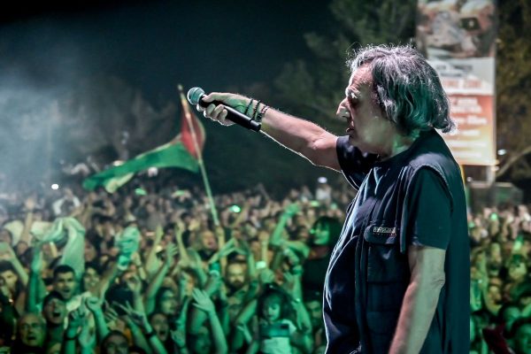 Ο Βασίλης Παπακωνσταντίνου πήρε εξιτήριο μετά την νοσηλεία στο «Ερρίκος Ντυνάν» – Διαψεύδει το περιβάλλον του για «σοβαρό πρόβλημα υγείας»