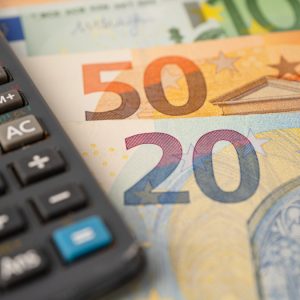 Επιδότηση πετρελαίου θέρμανσης και πλαφόν στα περιθώρια κέρδους των πρατηρίων – Τα μέτρα ενόψει του δύσκολου χειμώνα