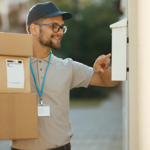 Τέλος τα μετρητά στις παραδόσεις δεμάτων με courier - Yποχρεωτικές οι ηλεκτρονικές πληρωμές