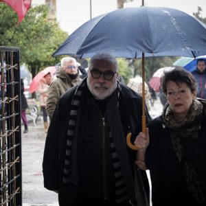 Δύσκολες ώρες για τον Δημήτρη Πιατά: Έχασε τη σύζυγό του, Λέλα - Έπαιξε κανονικά στο θέατρο, την είδηση ανακοίνωσε μετά την παράσταση ο Γιάννης Βούρος