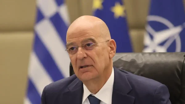 Νίκος Δένδιας: Τηλεφωνική επικοινωνία με τον Πατριάρχη Ιεροσολύμων για την τρομοκρατική επίθεση στην Ιορδανία