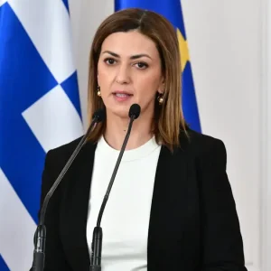 Ειρήνη Αγαπηδάκη: «Δεν πρέπει να μπερδεύουμε την πραγματική ιατρική με το wellness της αρπαχτής»