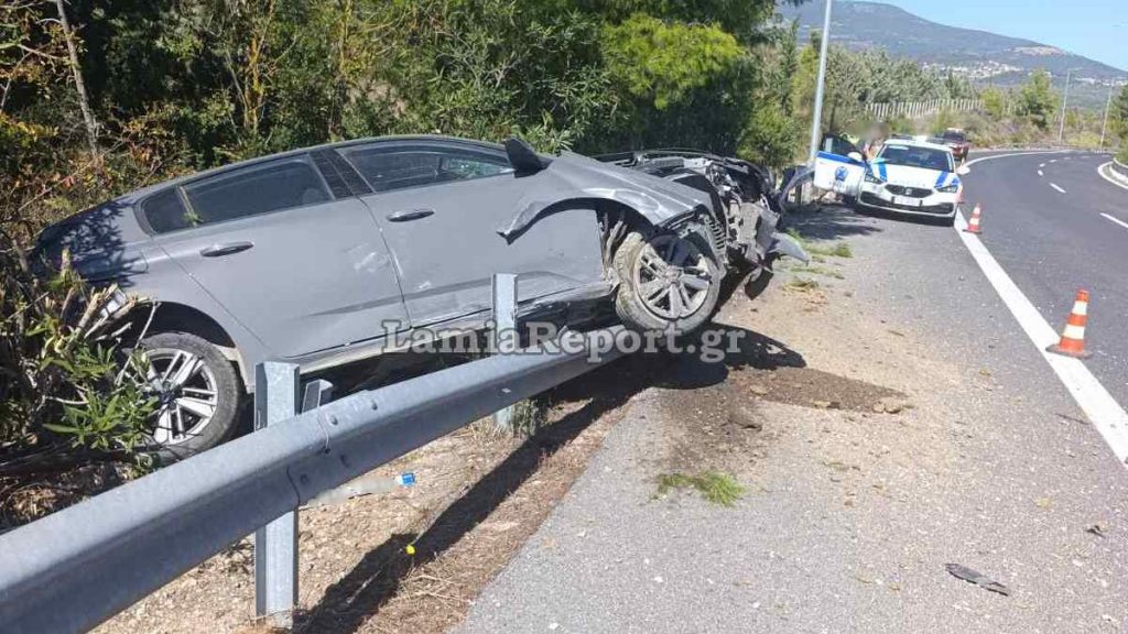 Φθιώτιδα: Αυτοκίνητο βρέθηκε στις μπάρες - Τραυματίστηκε ελαφρά ο οδηγός (ΦΩΤΟ)