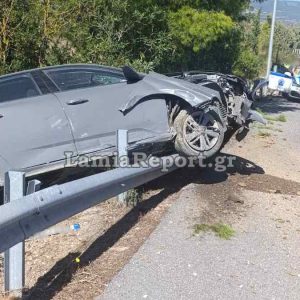 Φθιώτιδα: Αυτοκίνητο βρέθηκε στις μπάρες - Τραυματίστηκε ελαφρά ο οδηγός (ΦΩΤΟ)