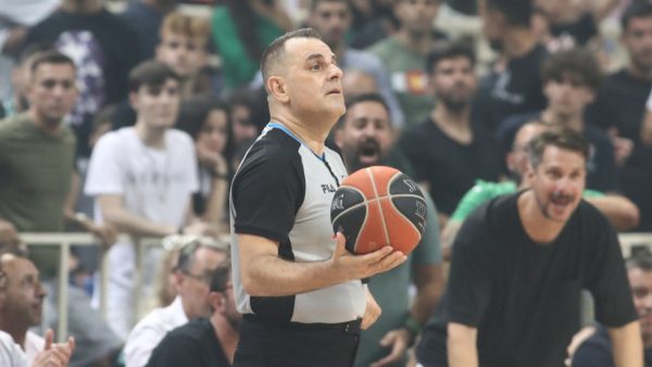 Τι είπε ο Ηλίας Κορομηλάς στον ανακριτή για τα €102.000 ευρώ στο σπίτι του: Επικαλέστηκε αμοιβές από διεθνή παιχνίδια