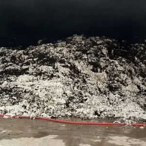 Φωτιά σε εγκαταστάσεις βάμβακος στα Τρίκαλα - Καίγονται έξι αποθήκες (ΦΩΤΟ)
