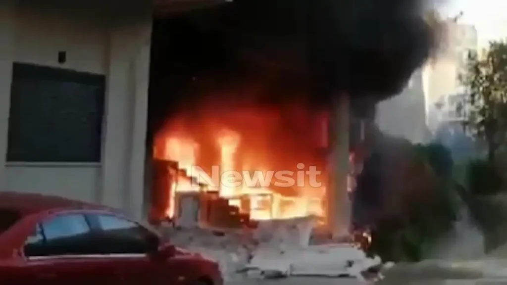 Θεσσαλονίκη: Φωτιά σε ισόγειο διαμέρισμα – 30χρονη υπέστη εγκαύματα, «ακούσαμε ένα μεγάλο μπαμ»