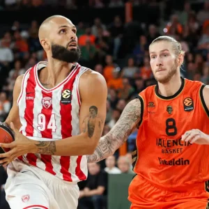 Ολυμπιακός: Ιστορική ανατροπή από το -28 και ισοφάριση του ρεκόρ της EuroLeague