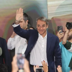 Εκδήλωση για τα 52 χρόνια ΝΔ: Μήνυμα νίκης Μητσοτάκη για τις εκλογές – Ηχηρές απουσίες, photo booth, κουίζ και μπασκετάκι
