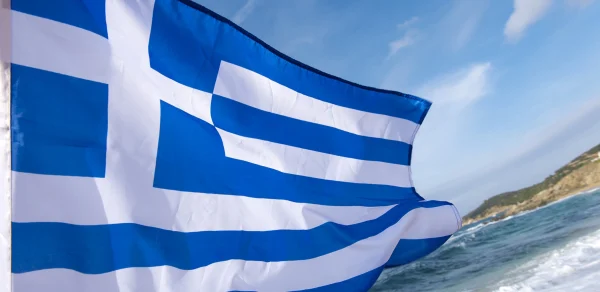 Ξέρεις γιατί η ελληνική σημαία είναι γαλανόλευκη και έχει εννέα λωρίδες;