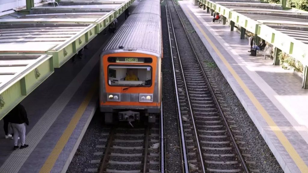 Πτώση ατόμου από πεζογέφυρα στον σταθμό ηλεκτρικού Αγίου Νικολάου