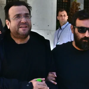 «Είμαι αθώος, είναι σκευωρία»: Στον εισαγγελέα ο Φίλιππος Καμπούρης και η σύζυγός του για την απάτη σε βάρος του ΕΦΚΑ