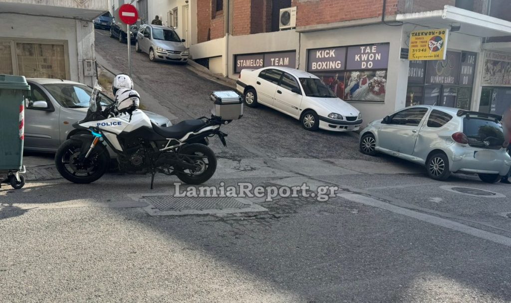 Λαμία: Νέο τροχαίο με τραυματισμό ντελιβερά στην οδό Καραϊσκάκη - Δείτε εικόνες